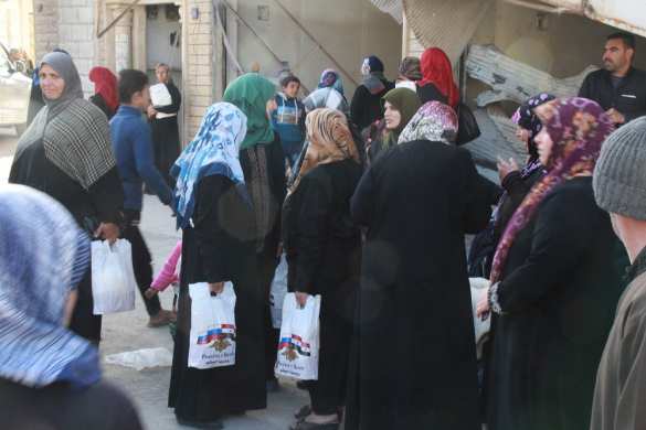 Конвой надежды: Российские военные прибыли в освобождённый от «Аль-Каиды» город в Хаме (ФОТО) | Русская весна