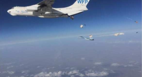 Скандал: ООН сбросила гуманитарный груз боевикам ИГИЛ под г. Дейр эз-Зор, часть груза разбилась (ФОТО) | Русская весна