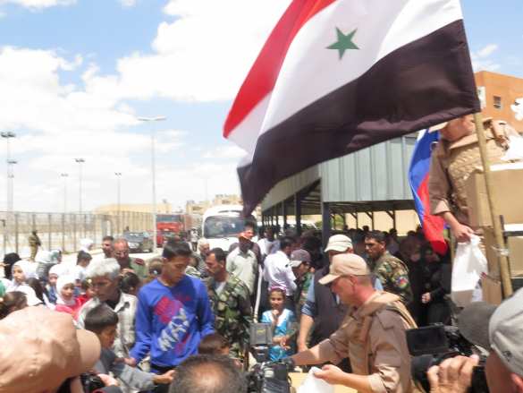 Спецоперация ВС России в Дамаске: в селение, окруженное 2000-ми боевиков, доставлена помощь — эксклюзив «Русской Весны» (ФОТО) | Русская весна