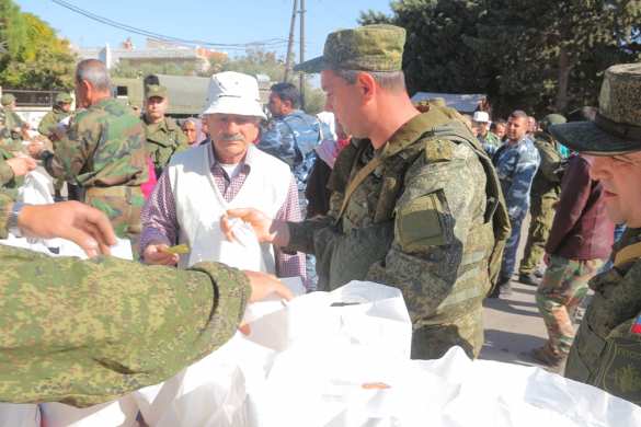 Сирия: Российские военные прибыли в освобождённый от боевиков н. п. в Хомсе (ФОТО) | Русская весна
