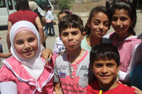 “We are proud of our friendship with Russia!” - Russian military convoy arrived in former ISIS fortress in the desert (PHOTOS) | Русская весна