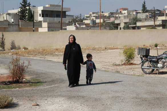 Трогательные кадры: Как освобождённые от боевиков сирийские дети радуются приезду российских военных (+ФОТО) | Русская весна