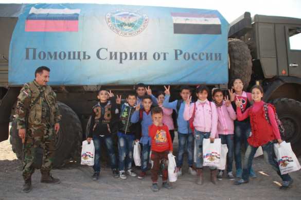 Трогательные кадры: Как освобождённые от боевиков сирийские дети радуются приезду российских военных (+ФОТО) | Русская весна