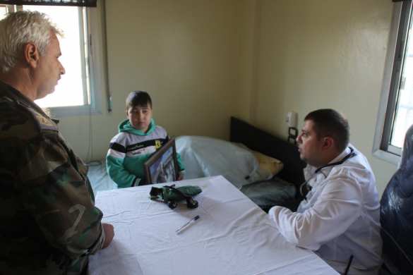 Трогательные кадры: Как освобождённые от боевиков сирийские дети радуются приезду российских военных (+ФОТО) | Русская весна