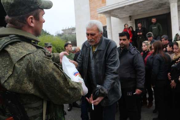 Russian officers brought aid to families of the fallen Syrian servicemen (VIDEO, PHOTOS) | Русская весна
