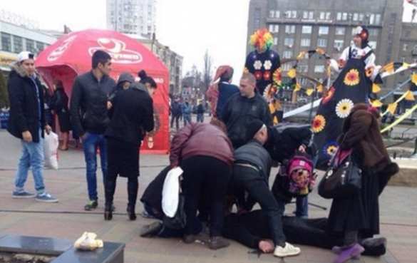 В Харькове победителя конкурса по поеданию блинов увезла скорая (ФОТО) | Русская весна