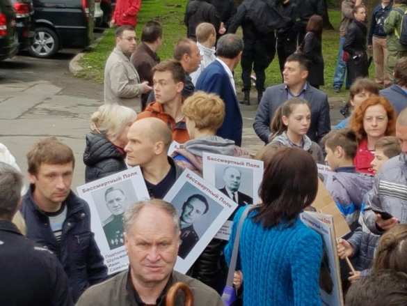 ВАЖНО: В Харькове и Запорожье начались столкновения между неонацистами и участниками «Бессмертного полка» (ФОТО, ВИДЕО) | Русская весна