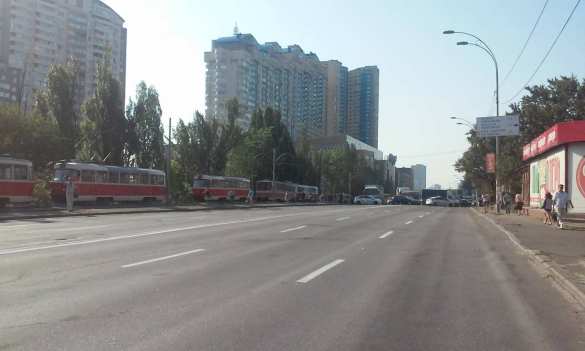 «Электрический майдан»: в Киеве протестующие перекрыли шоссе (ФОТО, ВИДЕО) | Русская весна