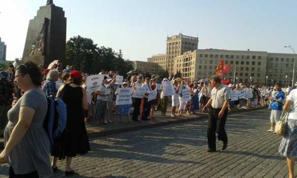 Харьков митингует: толпы фашистов против бесстрашных девушек, женщин и стариков (фото, видео) | Русская весна