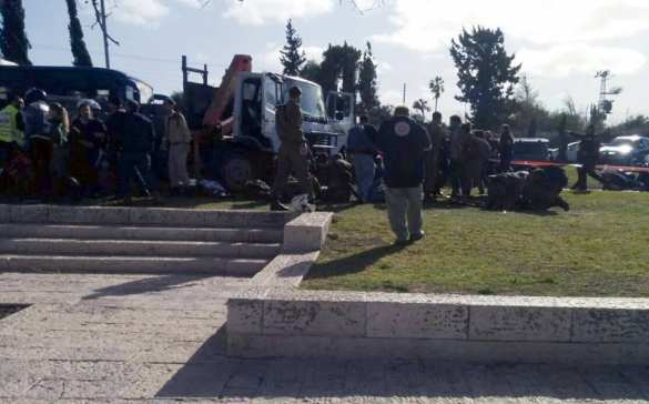 Грузовик въехал в толпу пешеходов в Иерусалиме (ФОТО, ВИДЕО) | Русская весна