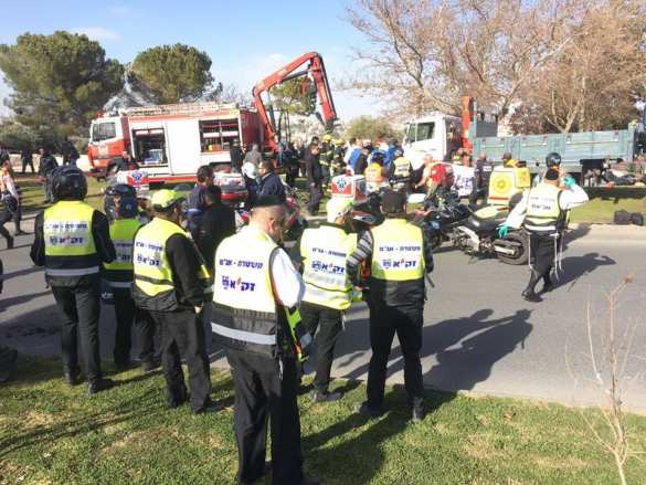 Грузовик въехал в толпу пешеходов в Иерусалиме (ФОТО, ВИДЕО) | Русская весна