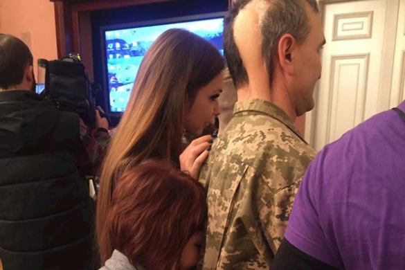 Чудо из котла: в посольстве США встают на колени перед генералом ВСУ | Русская весна