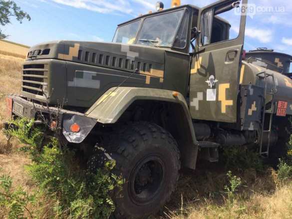 На Украине дама на Hyundai «подрезала» колонну военной техники (ФОТО) | Русская весна