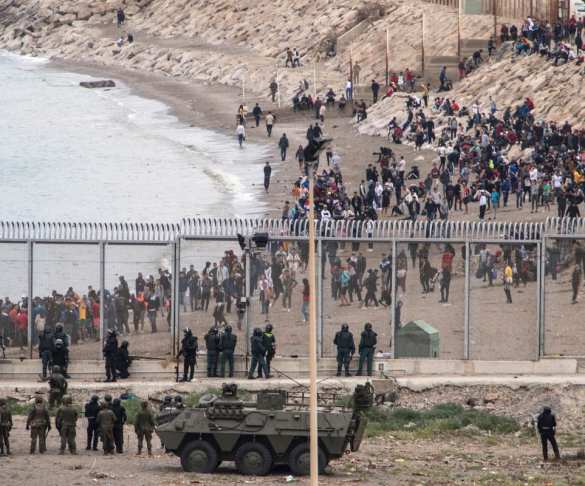 Испания мобилизовала армию из-за нашествия тысяч мигрантов (ФОТО) | Русская весна