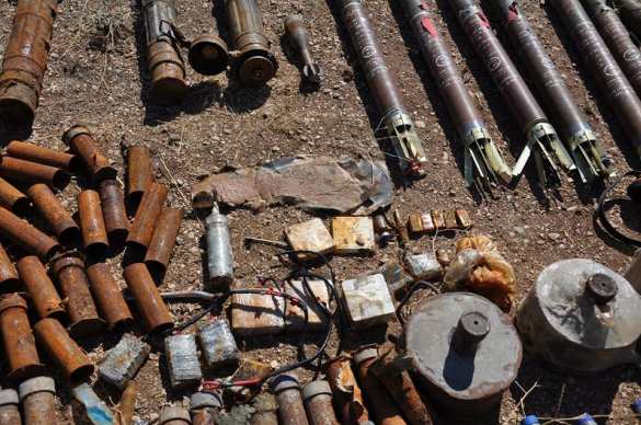 Армия Сирии изъяла большую партию израильских ракет и взрывчатки, оставленных боевиками в Хомсе (ФОТО, ВИДЕО) | Русская весна