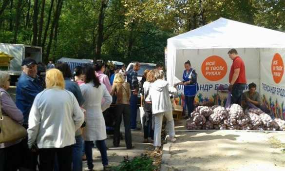 В Киеве голоса избирателей покупают за картофель, — депутат (ФОТО) | Русская весна