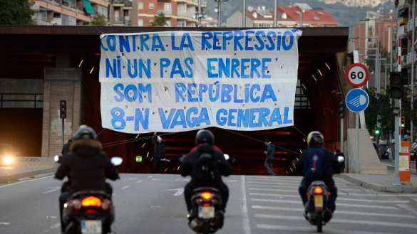 В Каталонии начались массовые акции протеста: перекрыты дороги и ж/д пути (ФОТО, ВИДЕО) | Русская весна