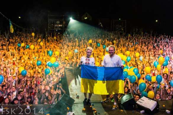 Ритуальные скачки, ряженые попы и нацистские «зиги» — в Луцке проходит «патриотический» фестиваль «Бандерштат» (ФОТО+ВИДЕО) | Русская весна