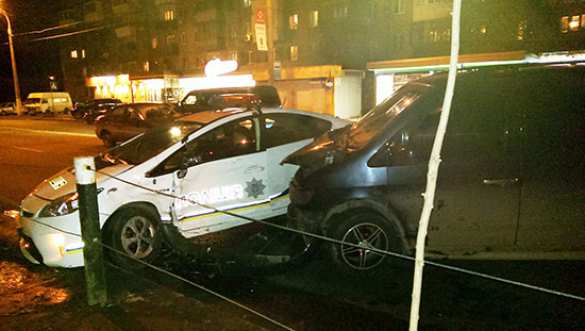 Киевская полиция разбила очередной патрульный автомобиль, спровоцировав ДТП (ФОТО,  ВИДЕО) | Русская весна