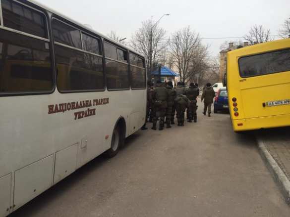 СРОЧНО: В здание российского посольства в Киеве полетели камни и флаконы с йодом (ФОТО, ВИДЕО) | Русская весна