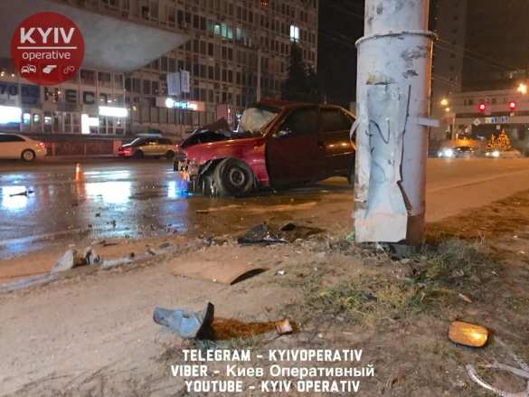 В Киеве пьяный подполковник МВД въехал в столб (ФОТО, ВИДЕО) | Русская весна
