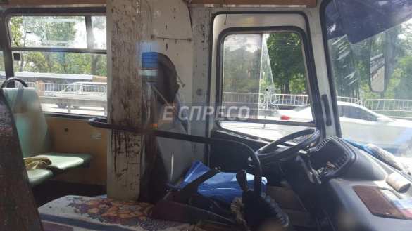 В Киевской маршрутке прогремел взрыв (ФОТО, ВИДЕО) | Русская весна