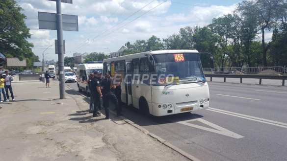 В Киевской маршрутке прогремел взрыв (ФОТО, ВИДЕО) | Русская весна