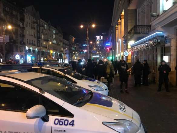 «Новый президент берёт власть на Украине?» Зеленский со спецназом штурмует здание (ФОТО, ВИДЕО) | Русская весна