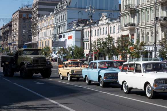 «Чернобыль» в Киеве: В центре города советские машины военных, милиции и плакаты времён СССР (ФОТО) | Русская весна