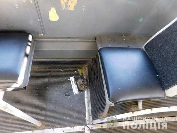 Дикая Украина: Киевлянин напал на троллейбус, в который его не пустили, ранена женщина (ФОТО) | Русская весна