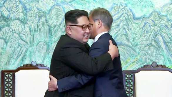 Мирные объятия: главы двух Корей подписали исторический документ (ФОТО) | Русская весна