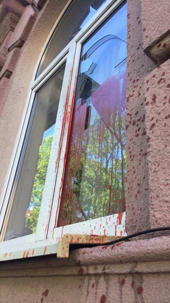 Во Львове в офис «Свободы» кинули коктейль Молотова (ФОТО) | Русская весна