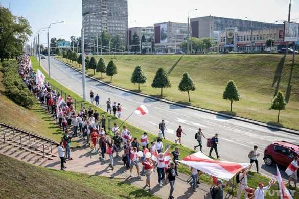 В центр Минска стянуты ОМОН, внутренние войска, водомёты и автозаки, начались задержания (+ФОТО, ВИДЕО) | Русская весна