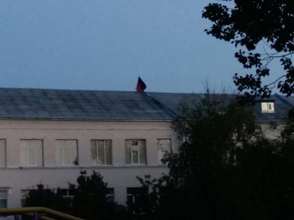 С днём «незалежности»! — над Краматорском подняли флаг ДНР — эксклюзив «Русской Весны» (ФОТО, ВИДЕО) | Русская весна