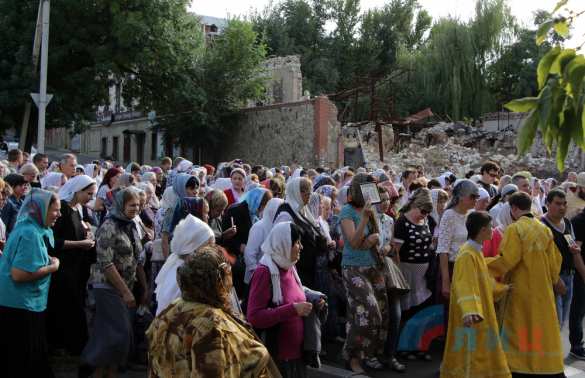 В Луганске Крестным ходом за мир прошли пять тысяч человек (ФОТО, ВИДЕО) | Русская весна