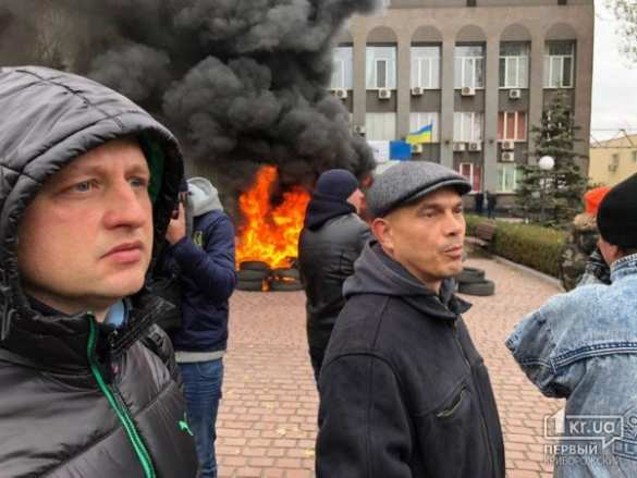  Новый майдан: горят шины, украинцы захватили «Криворожгаз» и взяли заложников (+ФОТО, ВИДЕО) | Русская весна
