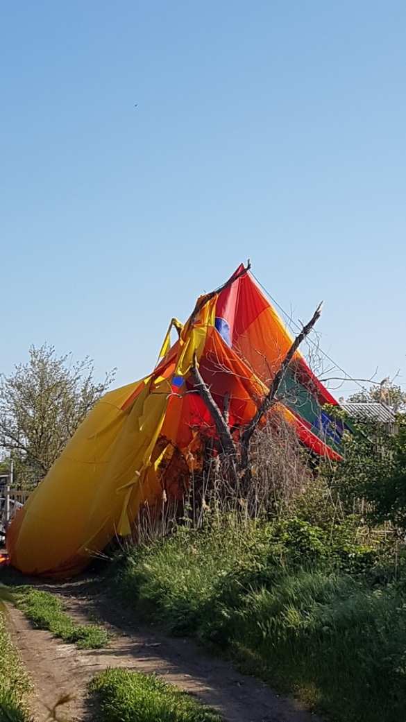 Ребёнка на воздушном шаре унесло ветром в Крыму (ФОТО) | Русская весна