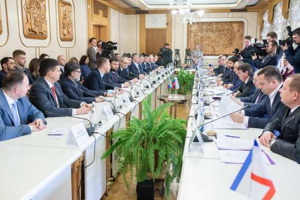 Первый российский регион подписал межпарламентское соглашение с ДНР и ЛНР — подробности (ФОТО) | Русская весна
