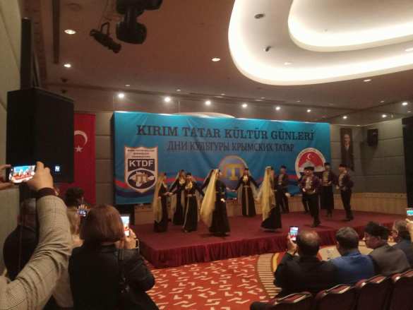 «США и их украинские приспешники не разорвут связей крымско-татарской общины с Крымом» — в Турции влепили громкую «культурную пощечину» Украине (ФОТО, ВИДЕО) | Русская весна