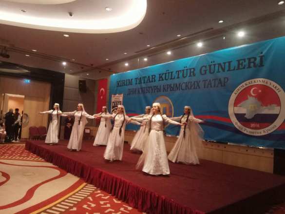 «США и их украинские приспешники не разорвут связей крымско-татарской общины с Крымом» — в Турции влепили громкую «культурную пощечину» Украине (ФОТО, ВИДЕО) | Русская весна