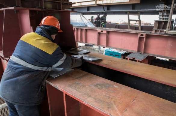 Крымский мост растет: строители сооружают морские пролеты (ФОТО, ВИДЕО) | Русская весна