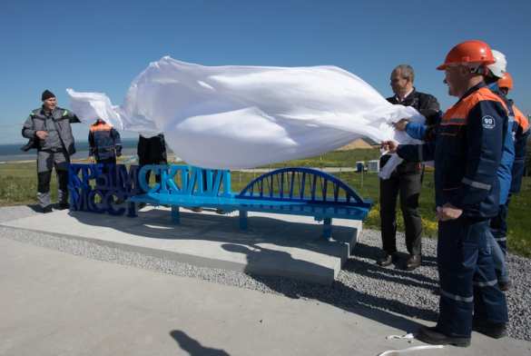 Николай Валуев посидел на скамейке «Крымский мост» (ВИДЕО) | Русская весна