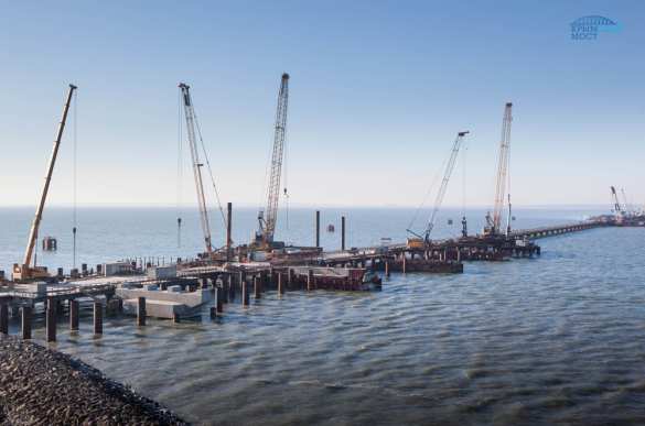 Свайные работы по строительству моста в Крым наполовину завершены (ФОТО) | Русская весна