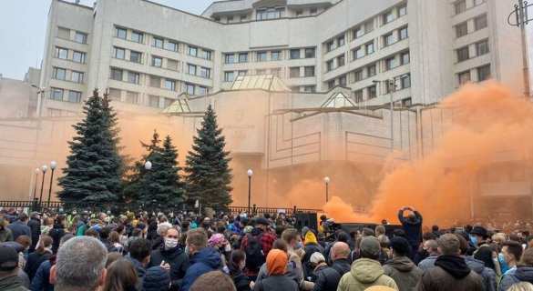 «Геть свиней!»: на Украине начался новый майдан (ФОТО, ВИДЕО) | Русская весна