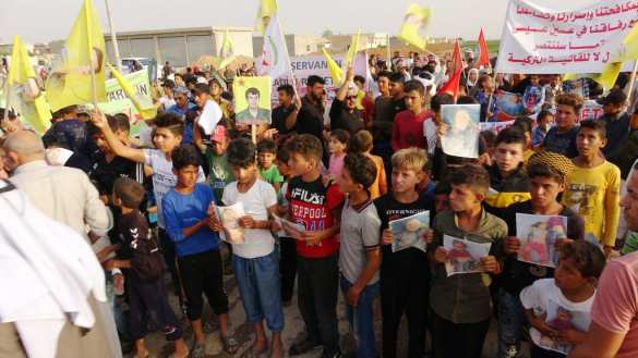 «Остановить фашизм!» — в зоне оккупации США в Сирии народ вышел на улицы из-за новой кровавой бойни (ФОТО) | Русская весна