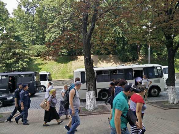 МОЛНИЯ: Крестный ход достиг Киево-Печерской Лавры (ФОТО+ПРЯМАЯ ТРАНСЛЯЦИЯ) | Русская весна