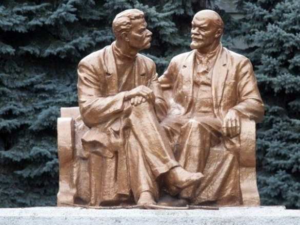 Война памятников в Одессе продолжается: изуродовали Ильича (фото) | Русская весна