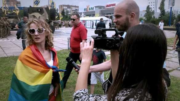 На военном параде в Мариуполе бойцы ВСУ и Ляшко поддержали марш извращенцев в Киеве (ФОТО) | Русская весна