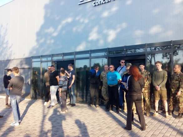 На Украине неонацисты сорвали концерт певицы Лободы (ФОТО, ВИДЕО) | Русская весна