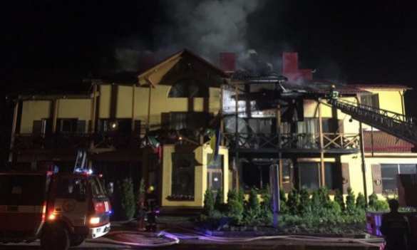 На Украине сгорела гостиница, есть пострадавшие (ФОТО, ВИДЕО) | Русская весна